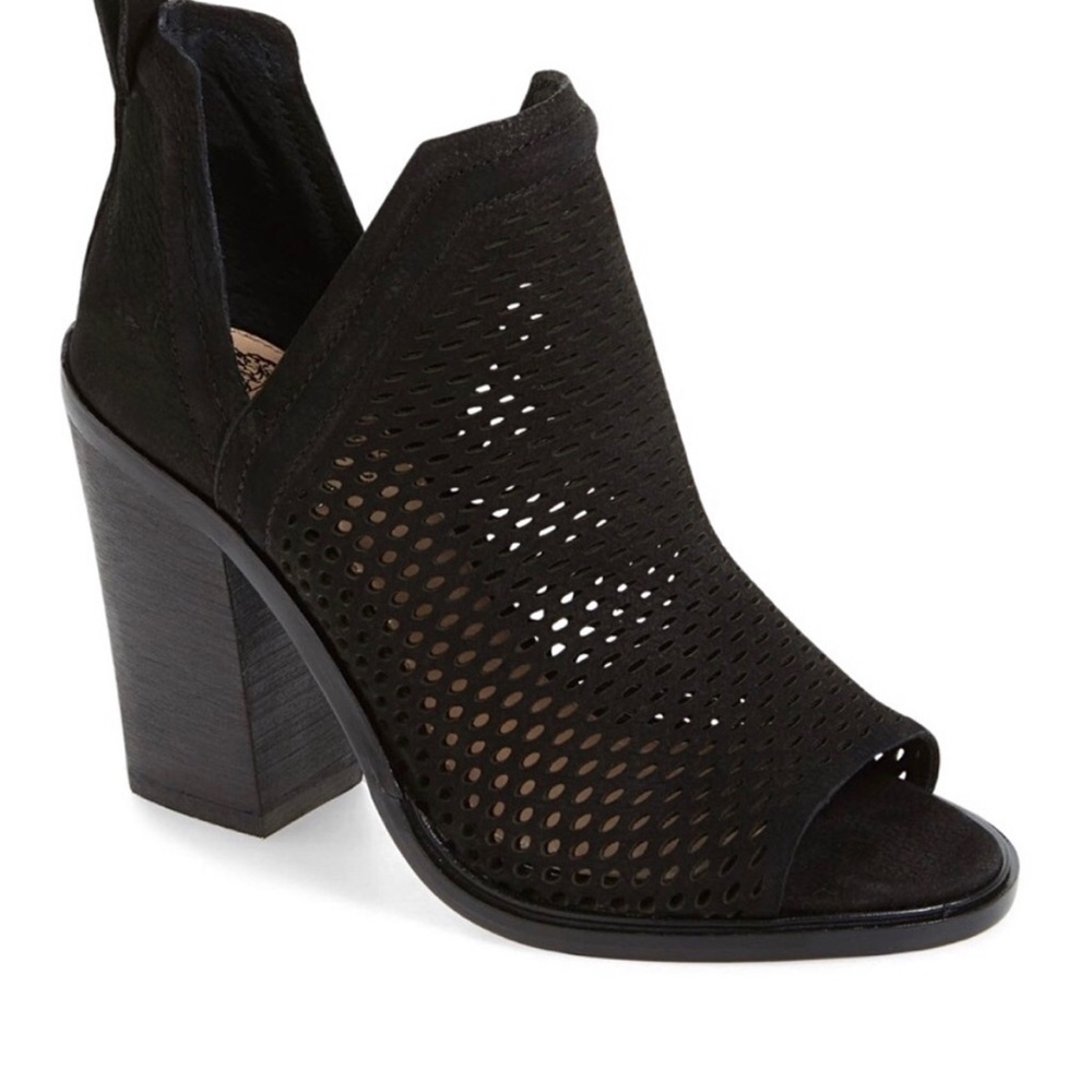 Vince camuto kensa boot black 7.5 M